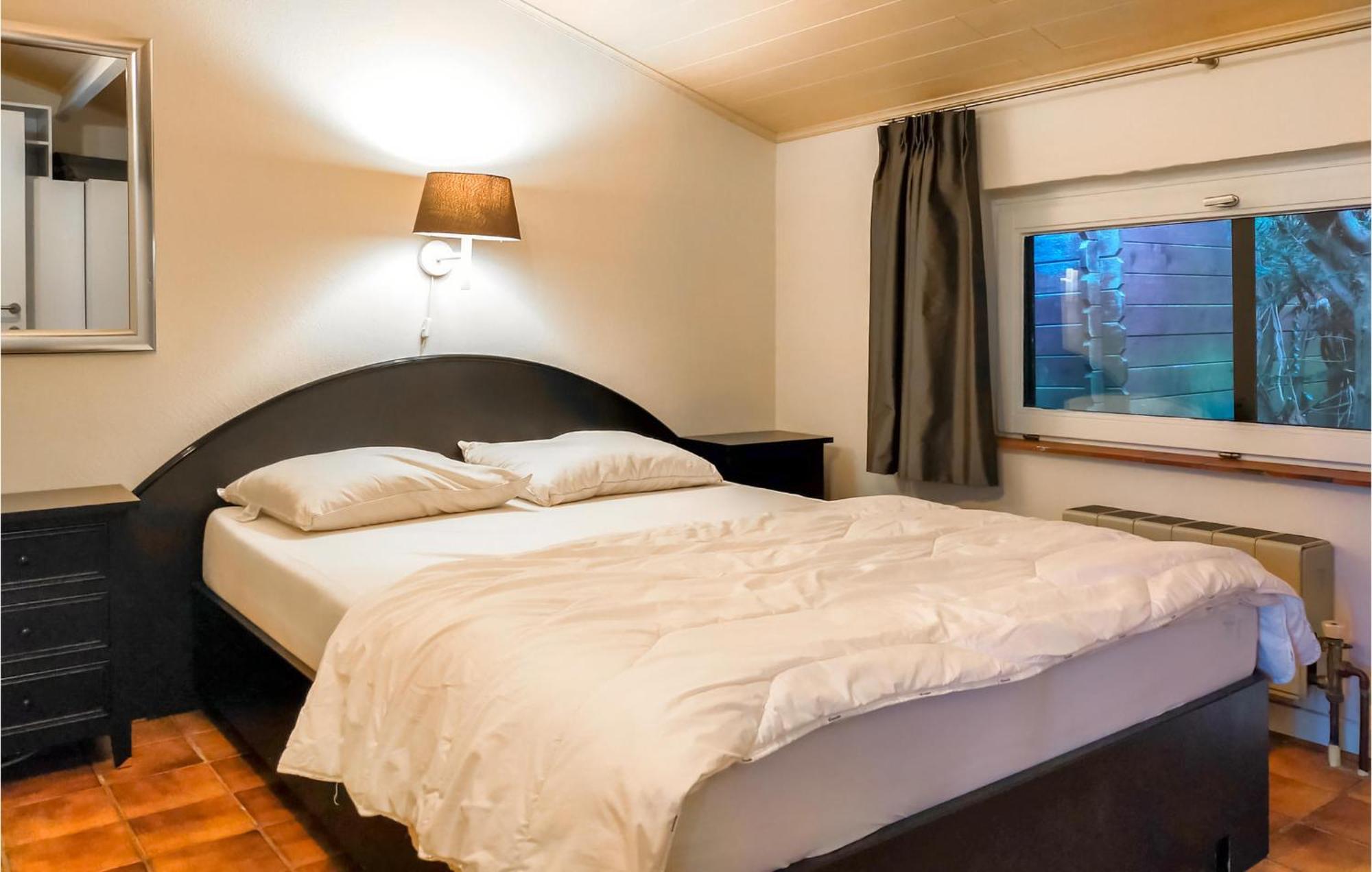 3 Bedroom Awesome Home In Oostduinkerke Esterno foto